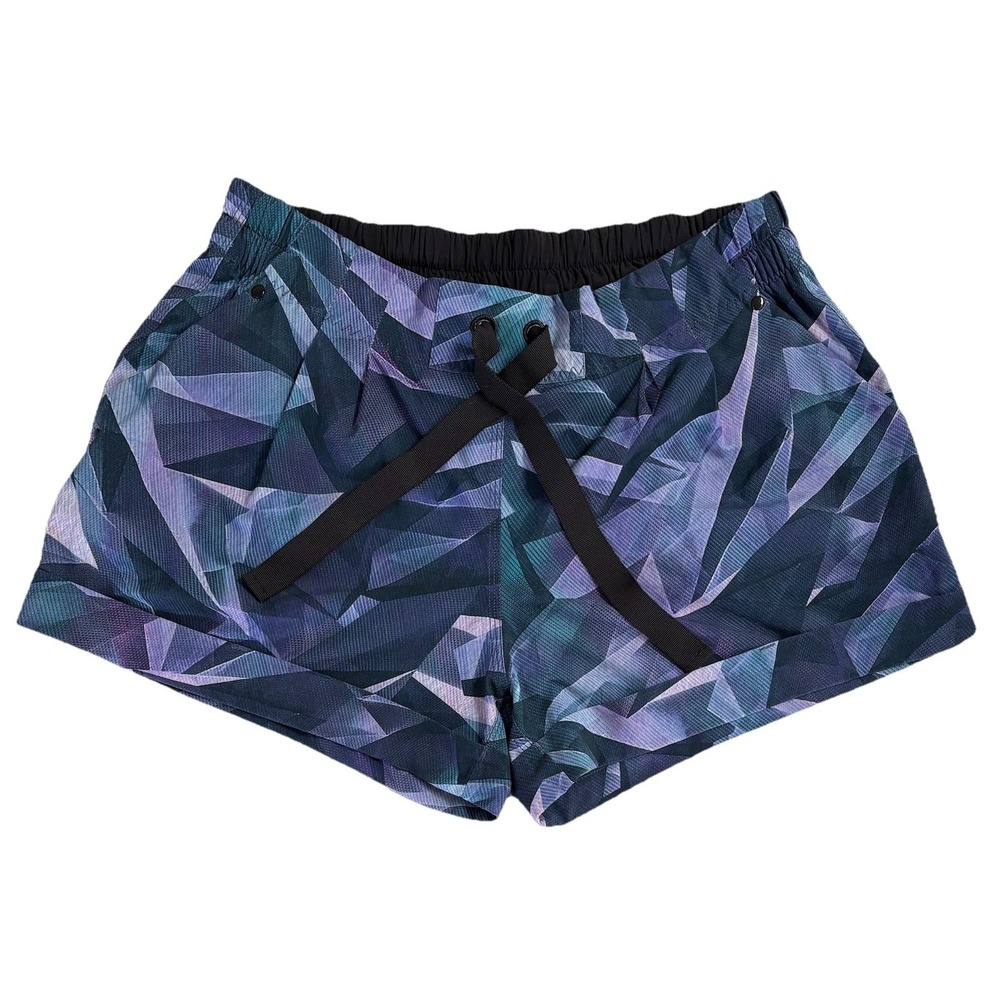 Lululemon Spring Break Away Shorts Pretty Prism Multi Geometric Size 8 RARE EUC